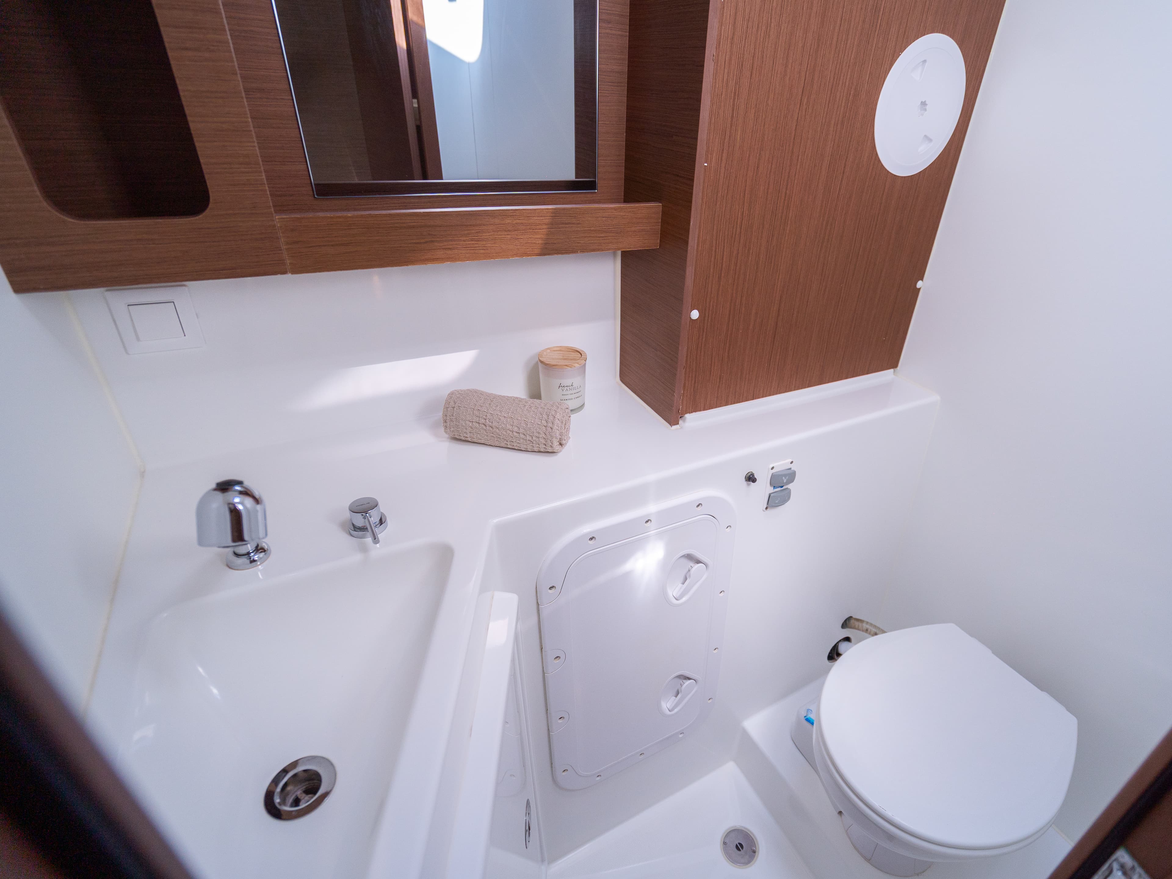 Lagoon 42 - photo 15