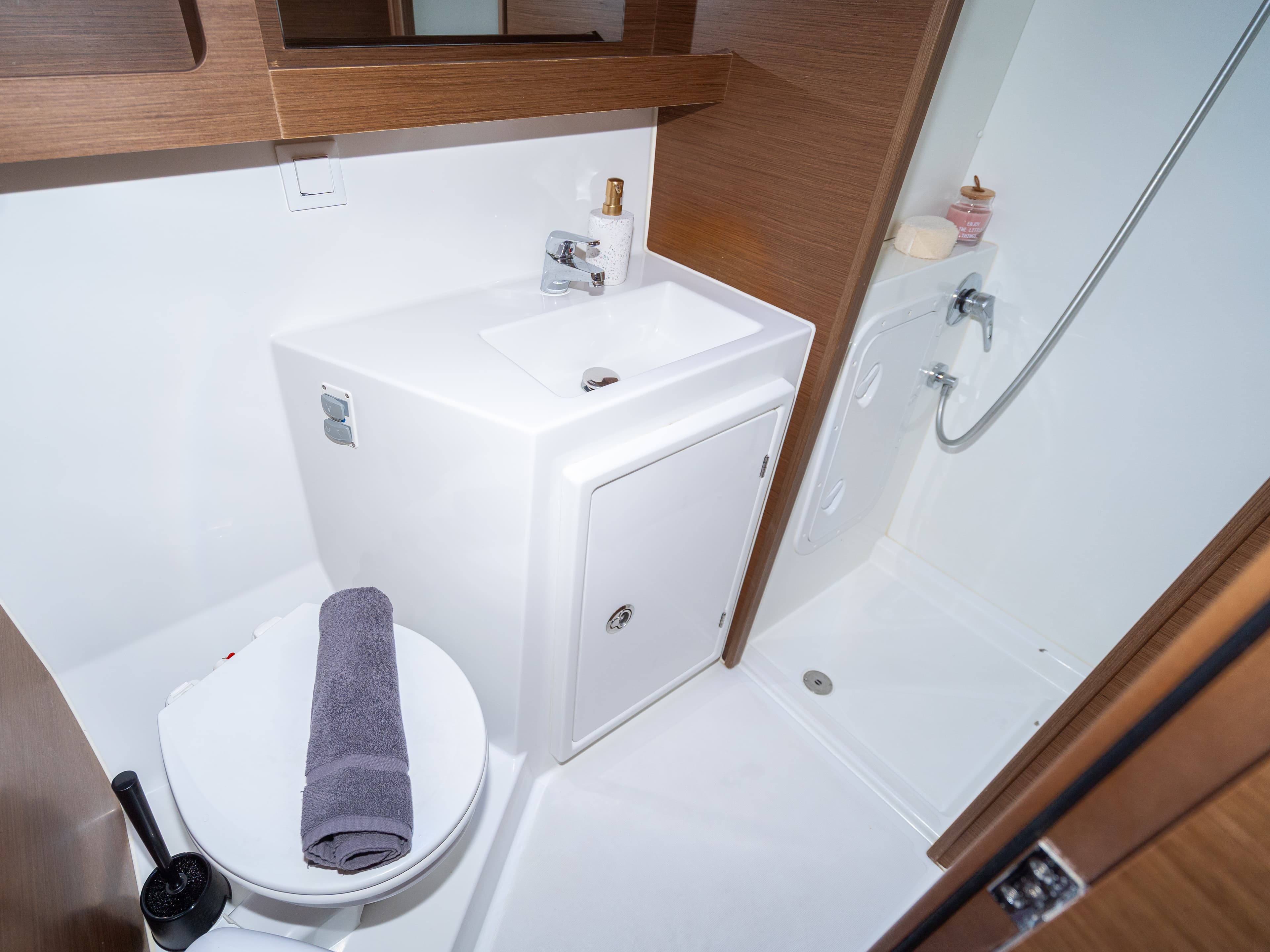 Lagoon 42 - photo 45