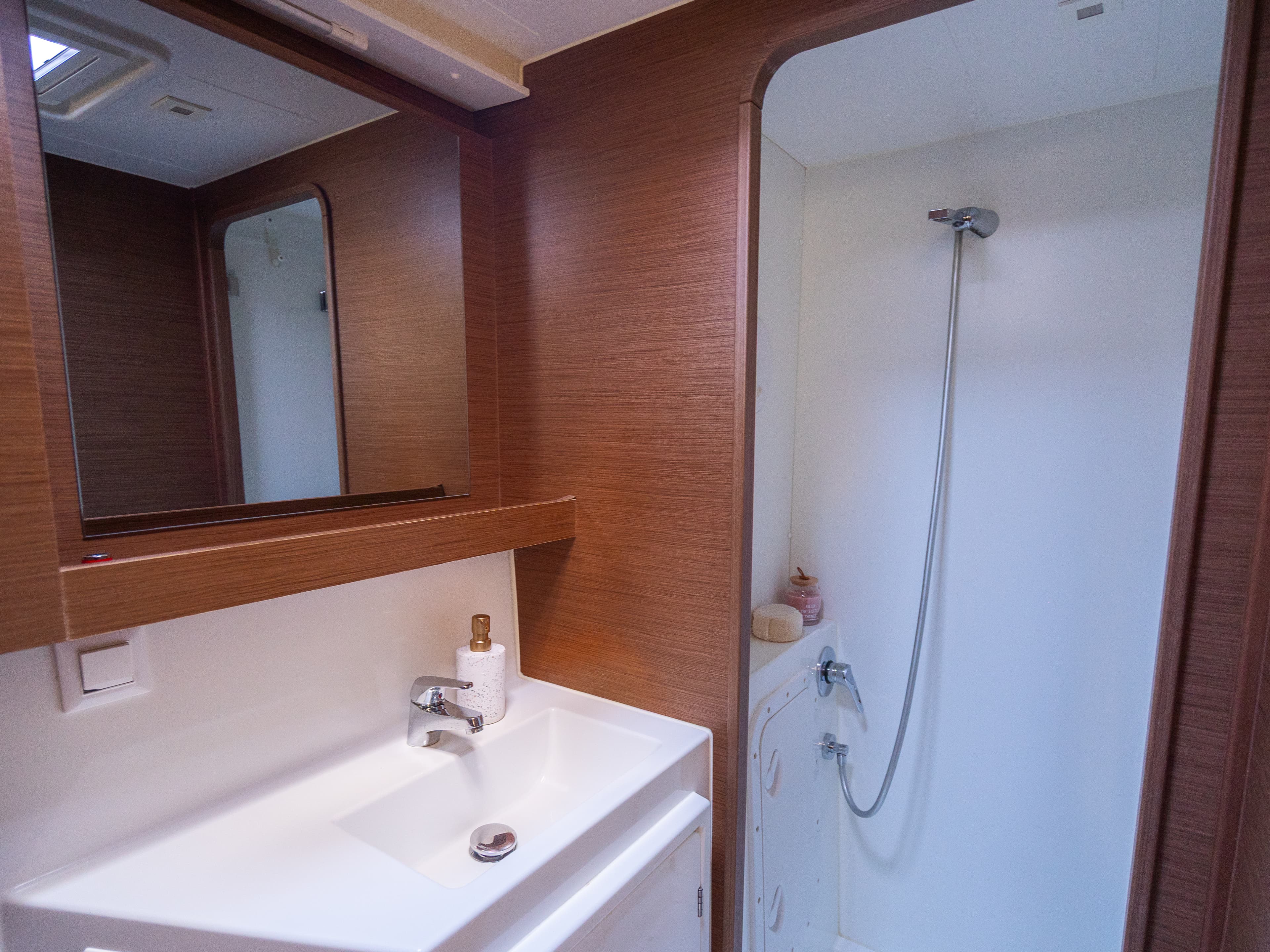 Lagoon 42 - photo 19