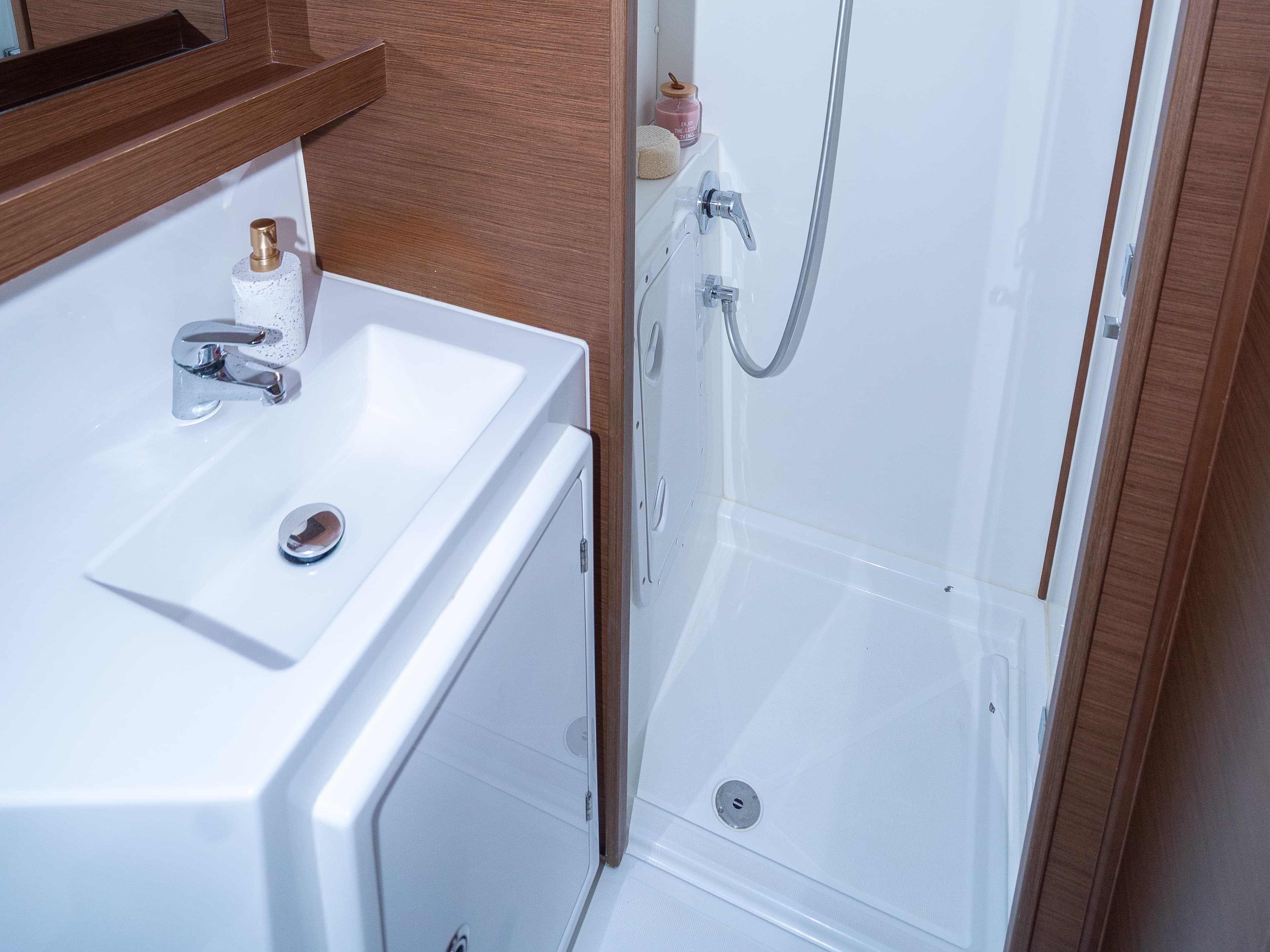 Lagoon 42 - photo 10