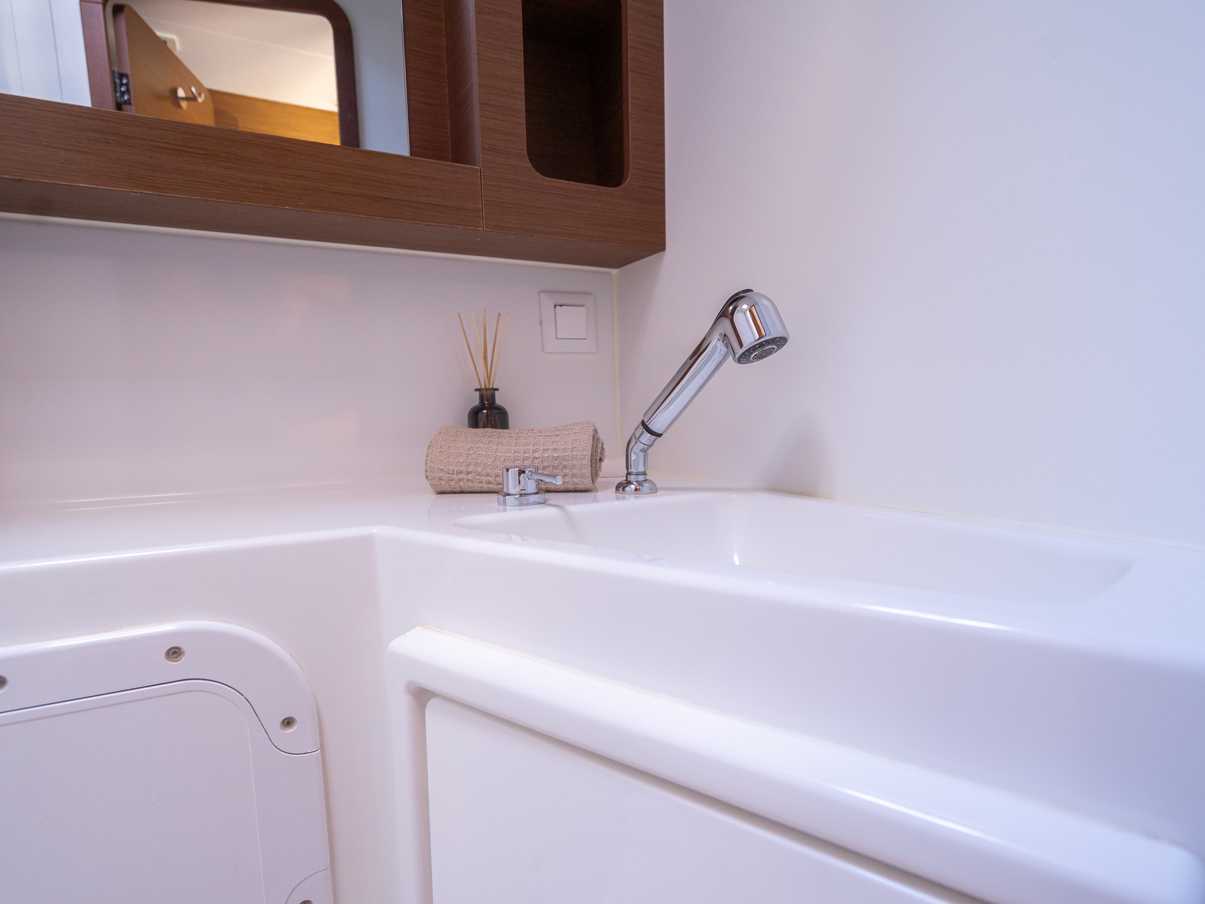 Lagoon 42 - photo 16