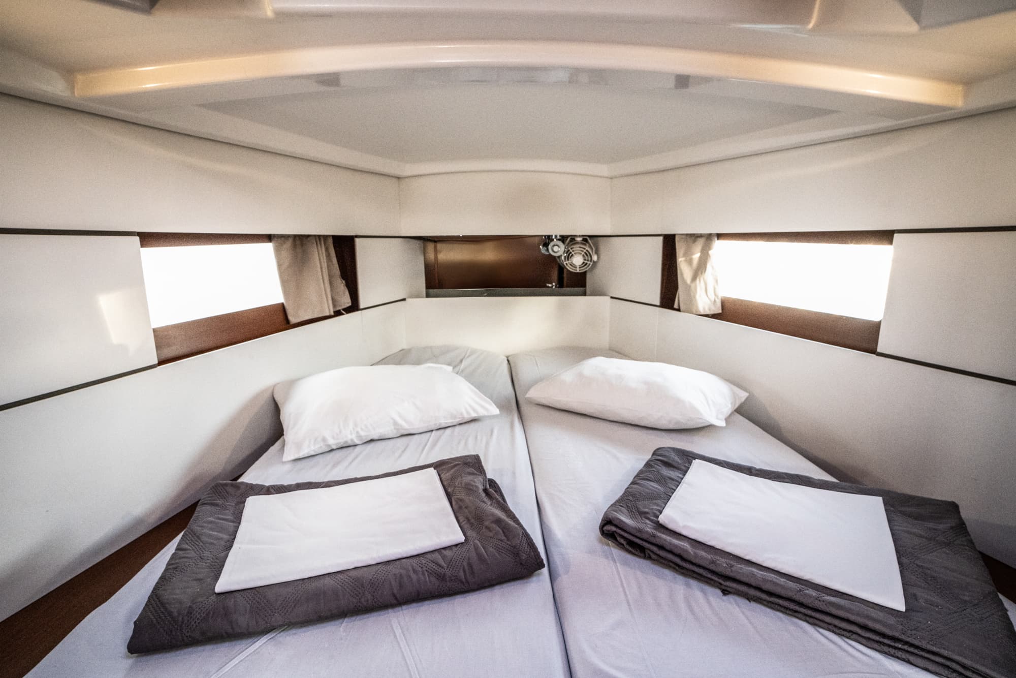 Oceanis 38.1 - photo 5