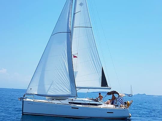 Sun Odyssey 389 - photo