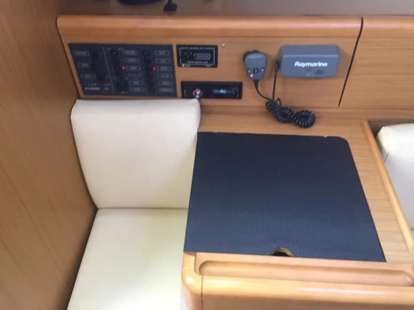 Sun Odyssey 33i - photo 8