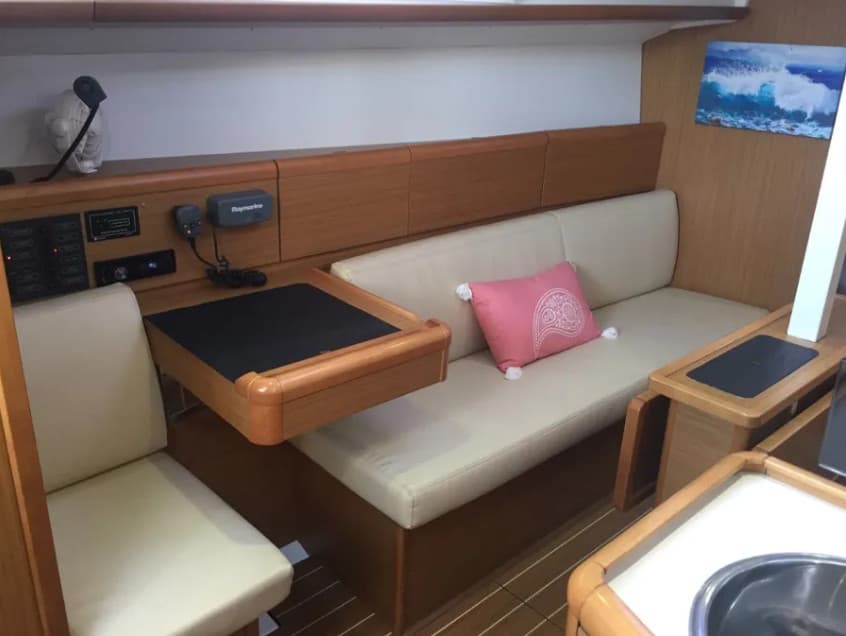Sun Odyssey 33i - photo 6