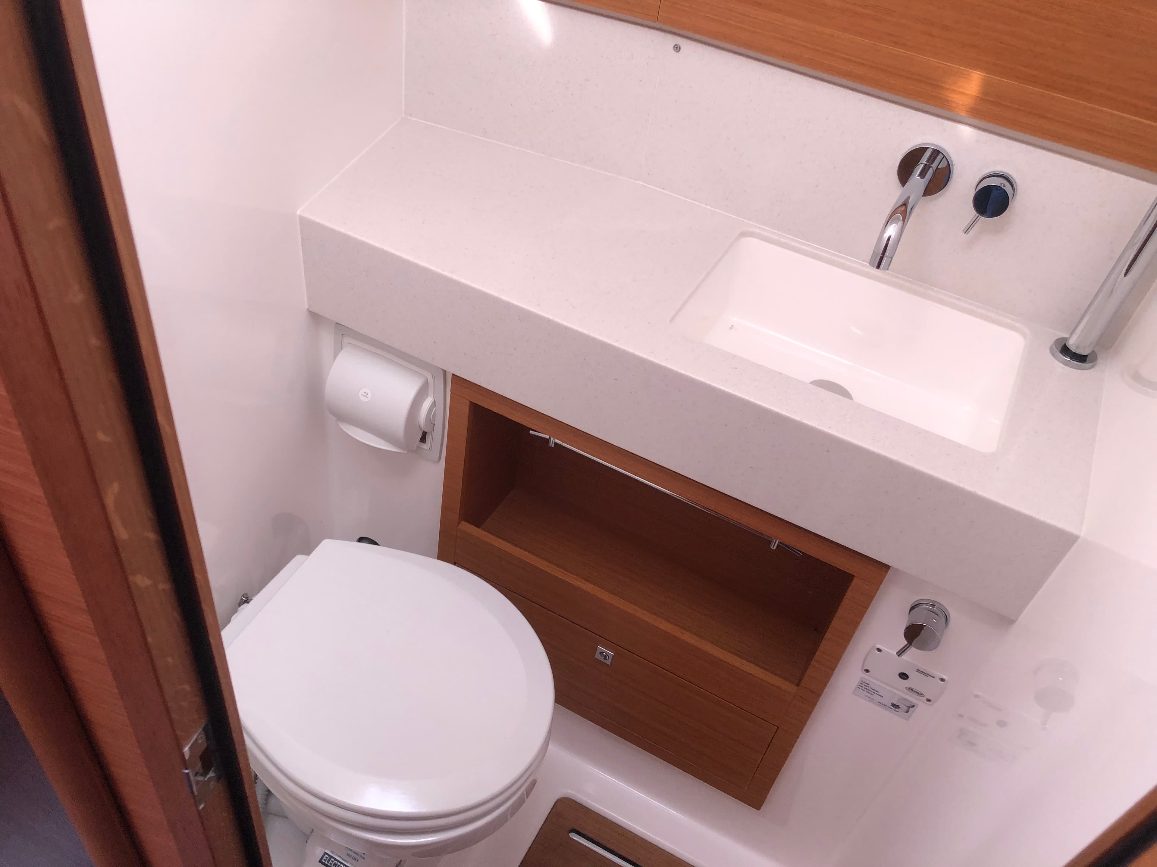 Dufour 530 - photo 18