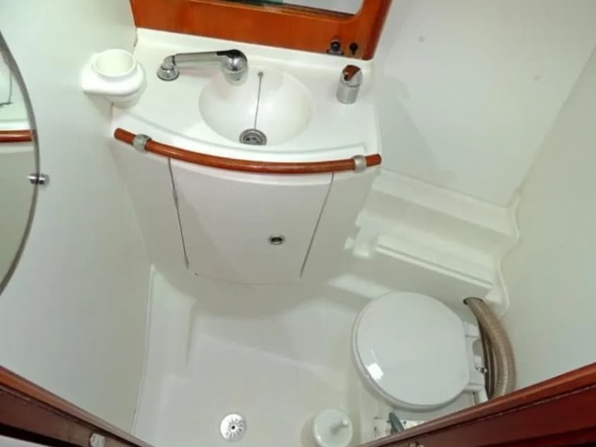 Oceanis 411 - photo 6