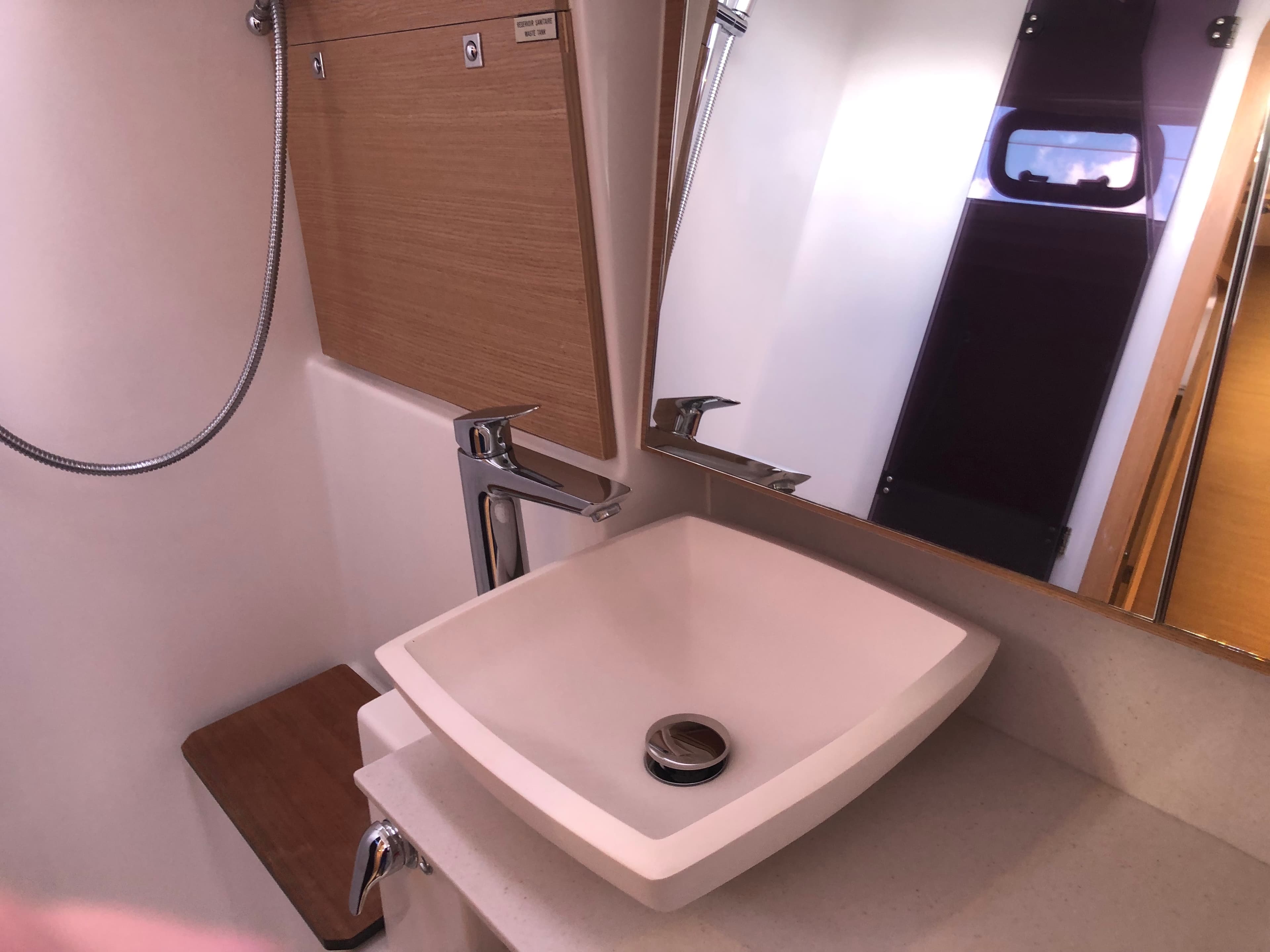 Dufour 430 - photo 30