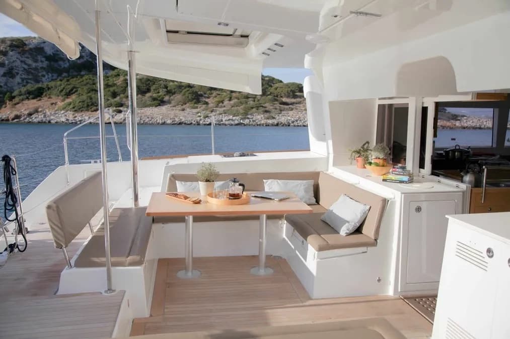 Lagoon 450 Fly - photo 22