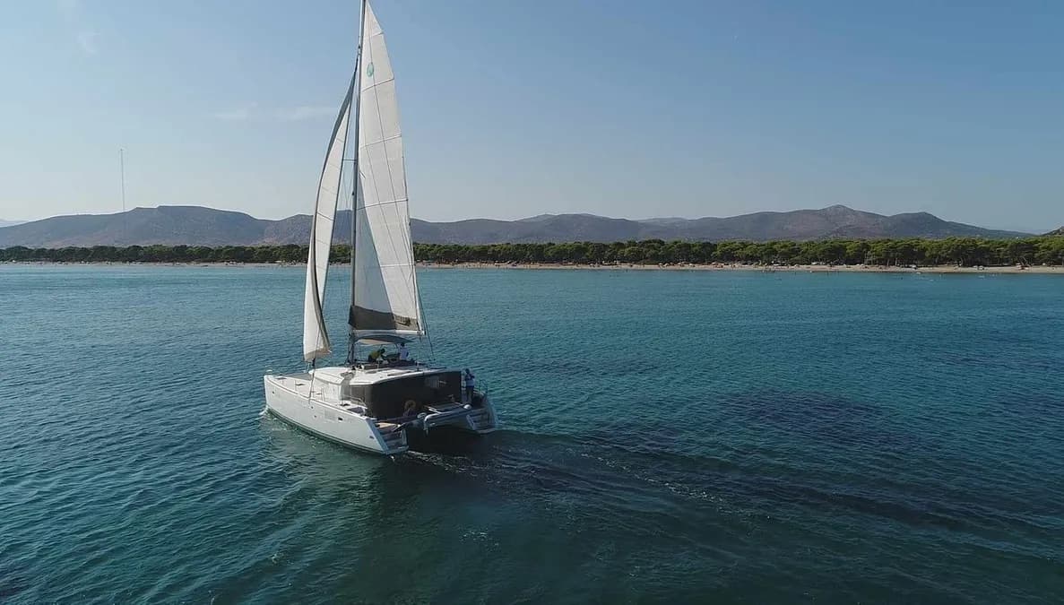 Lagoon 450 Fly - photo 9