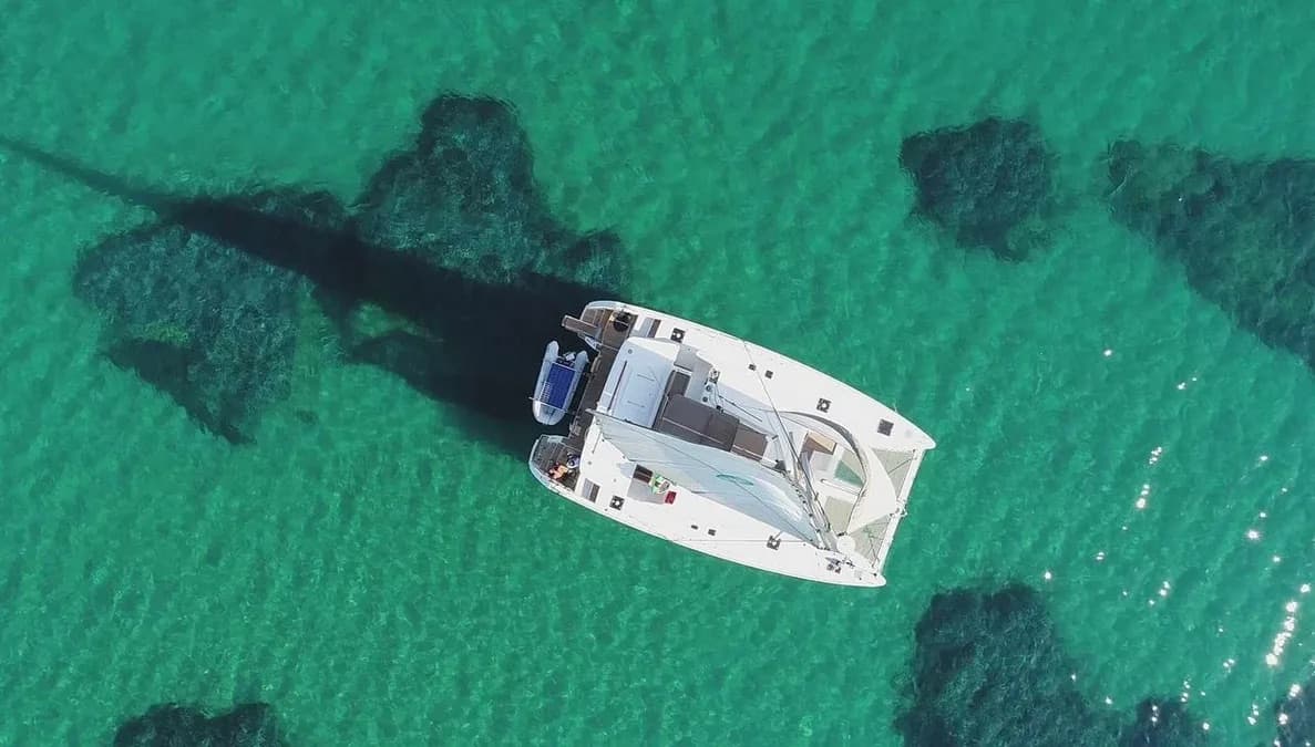 Lagoon 450 Fly - photo 23