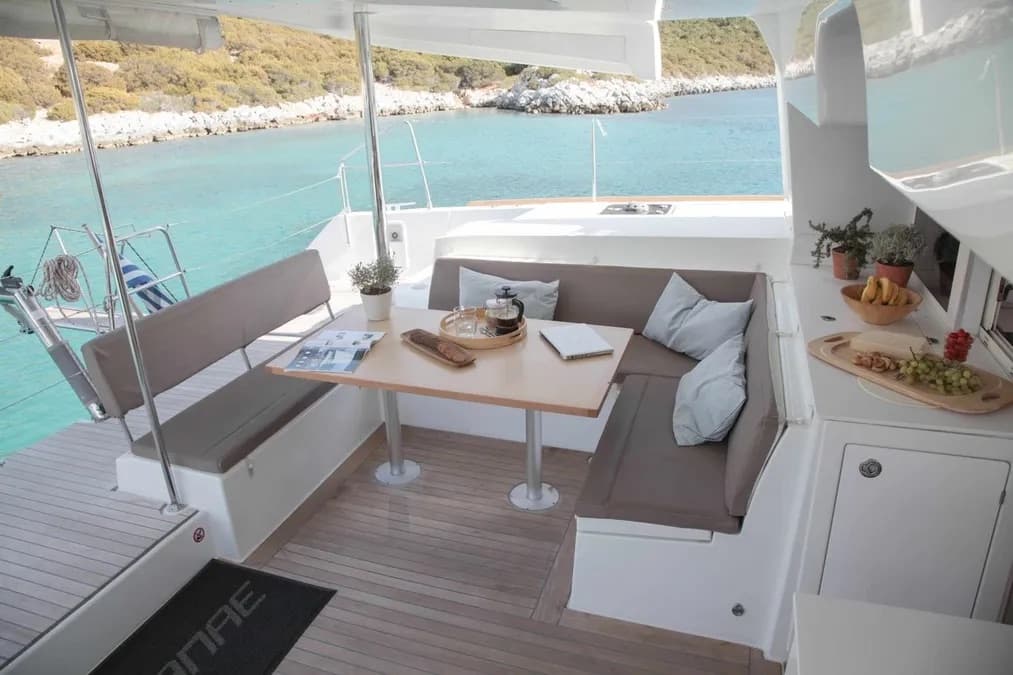 Lagoon 450 Fly - photo 26