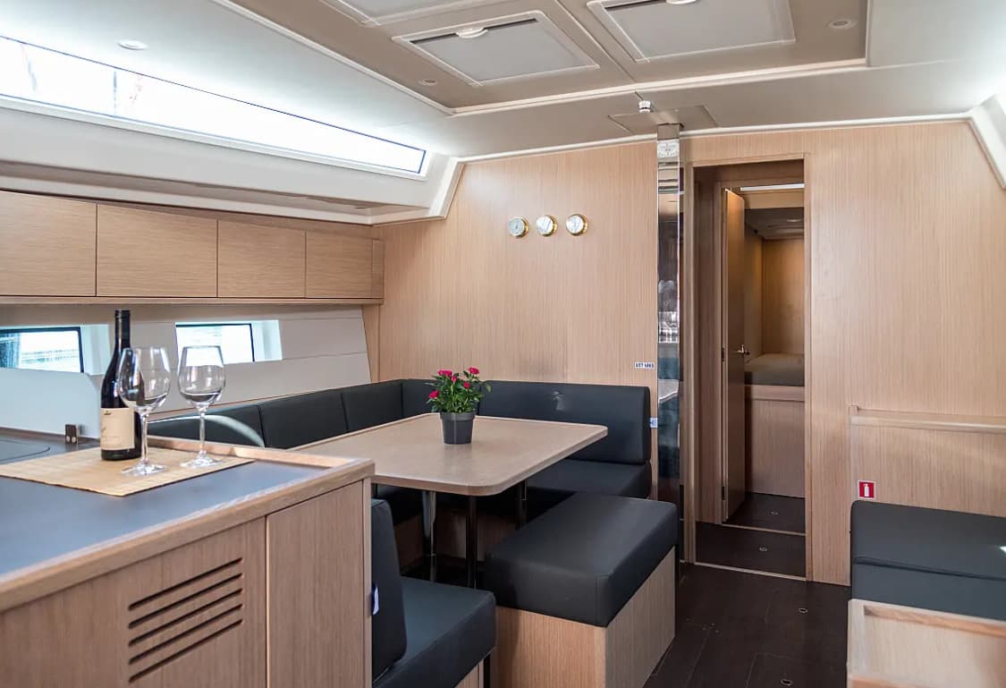 Bavaria C50 - photo 11