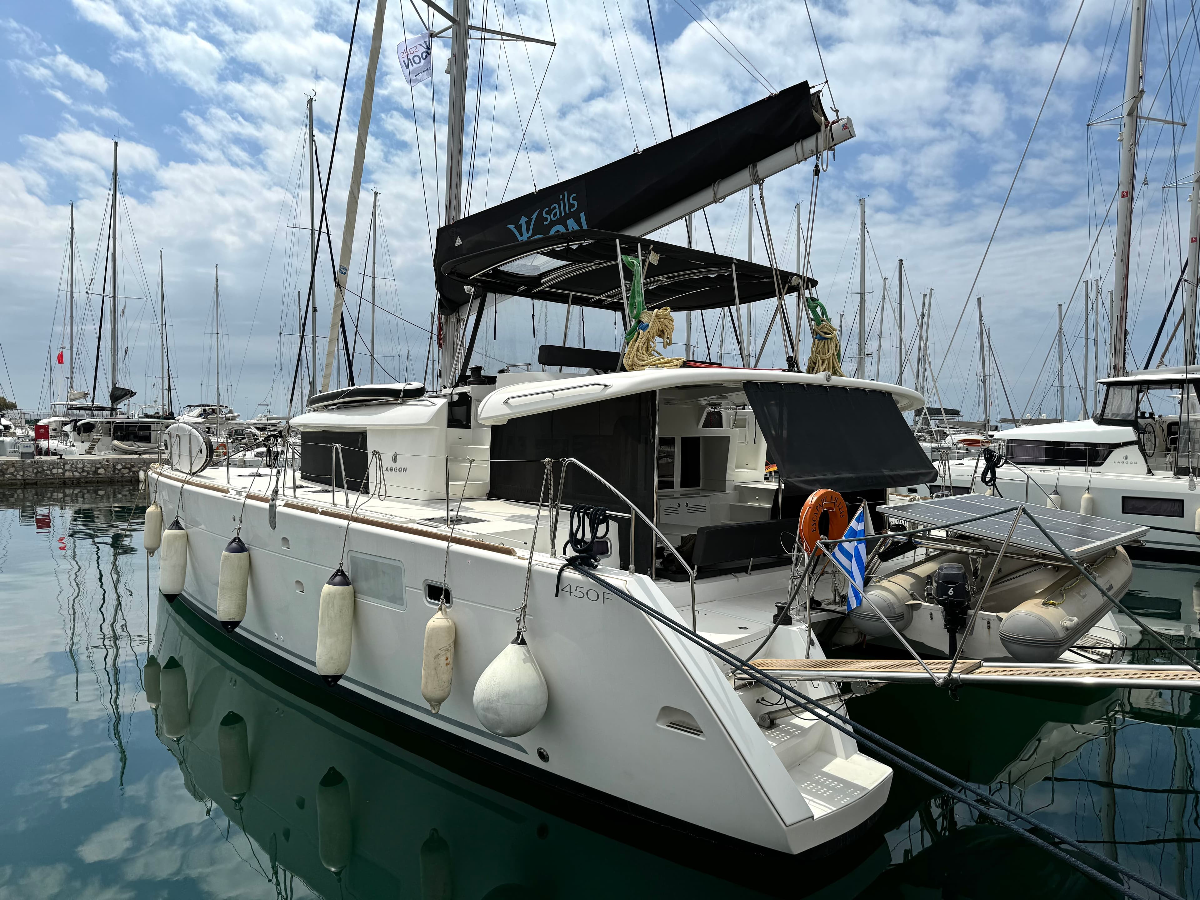 Lagoon 450 Fly - photo 9