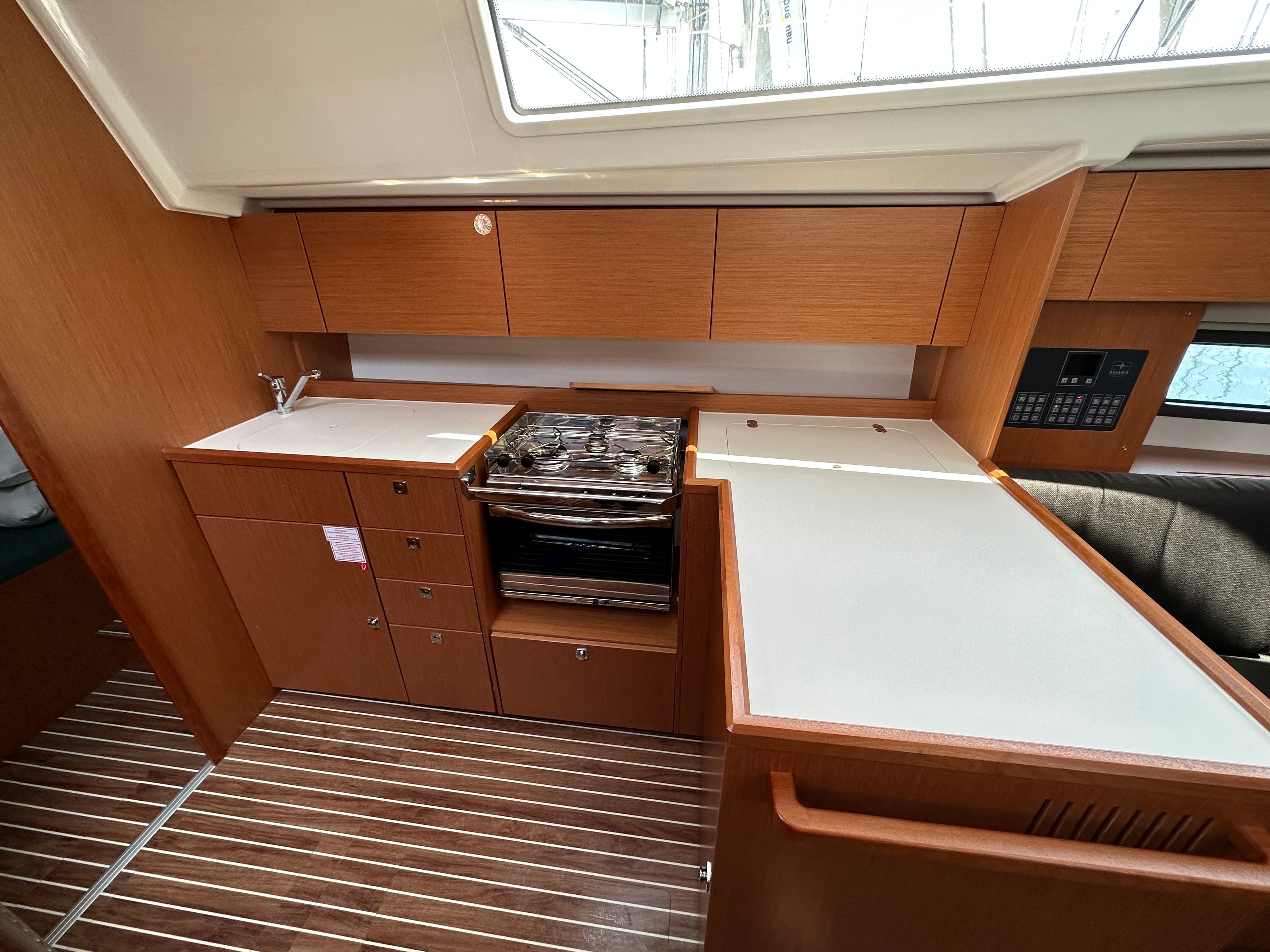 Bavaria C42 - photo 6