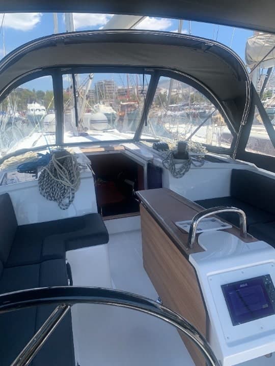 Bavaria C42 - photo 7