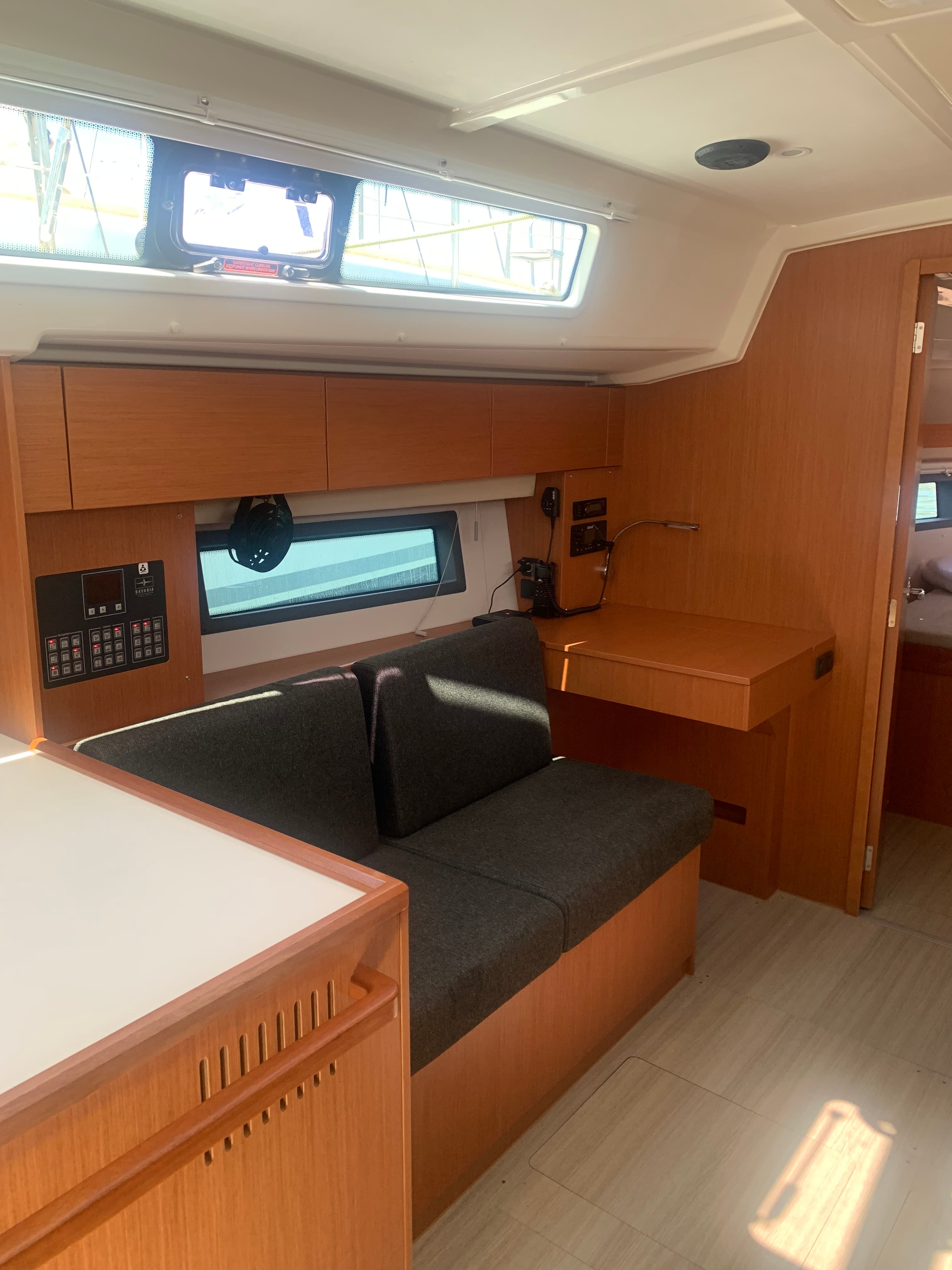 Bavaria C42 - photo 5