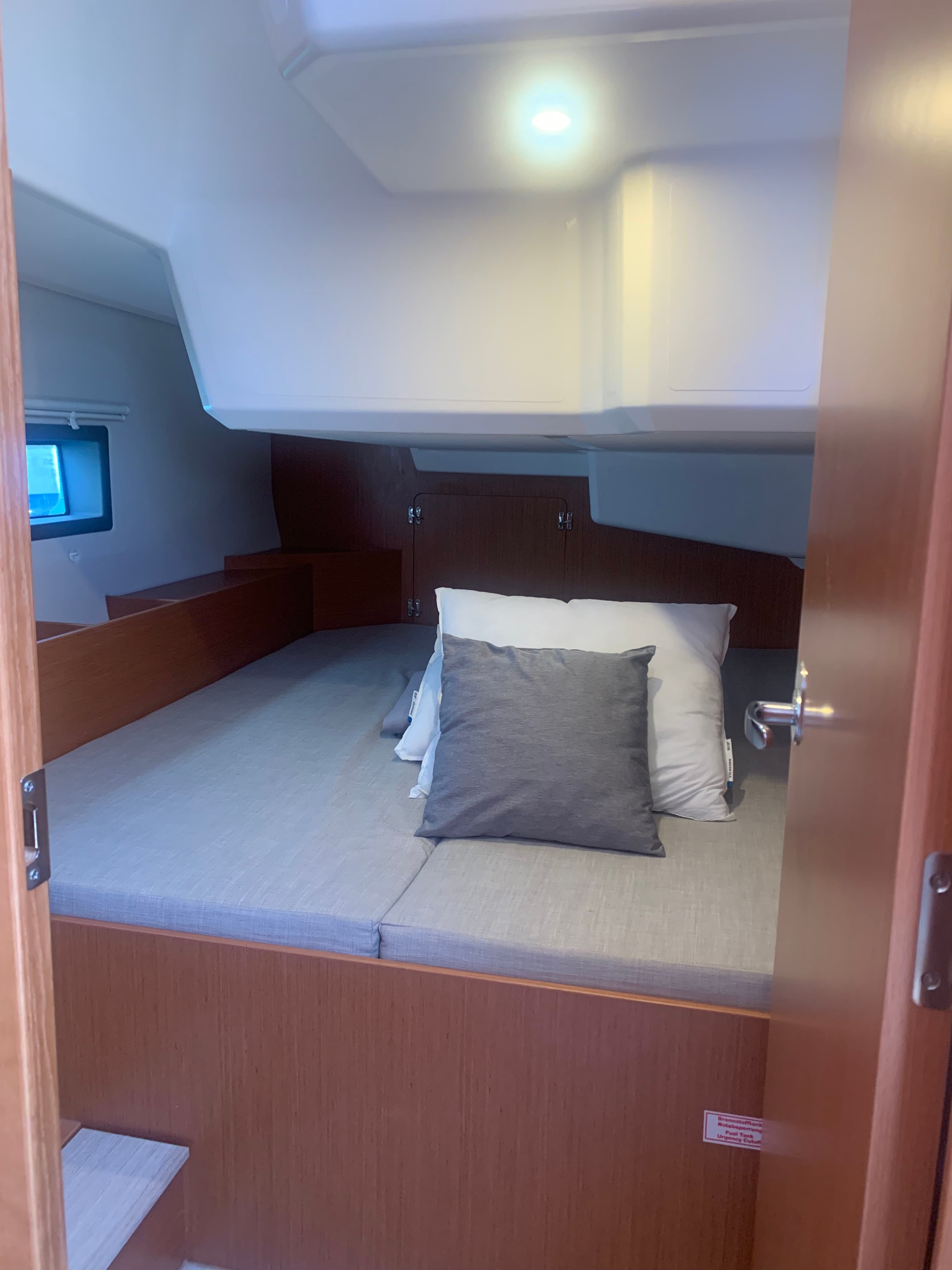 Bavaria C42 - photo 8