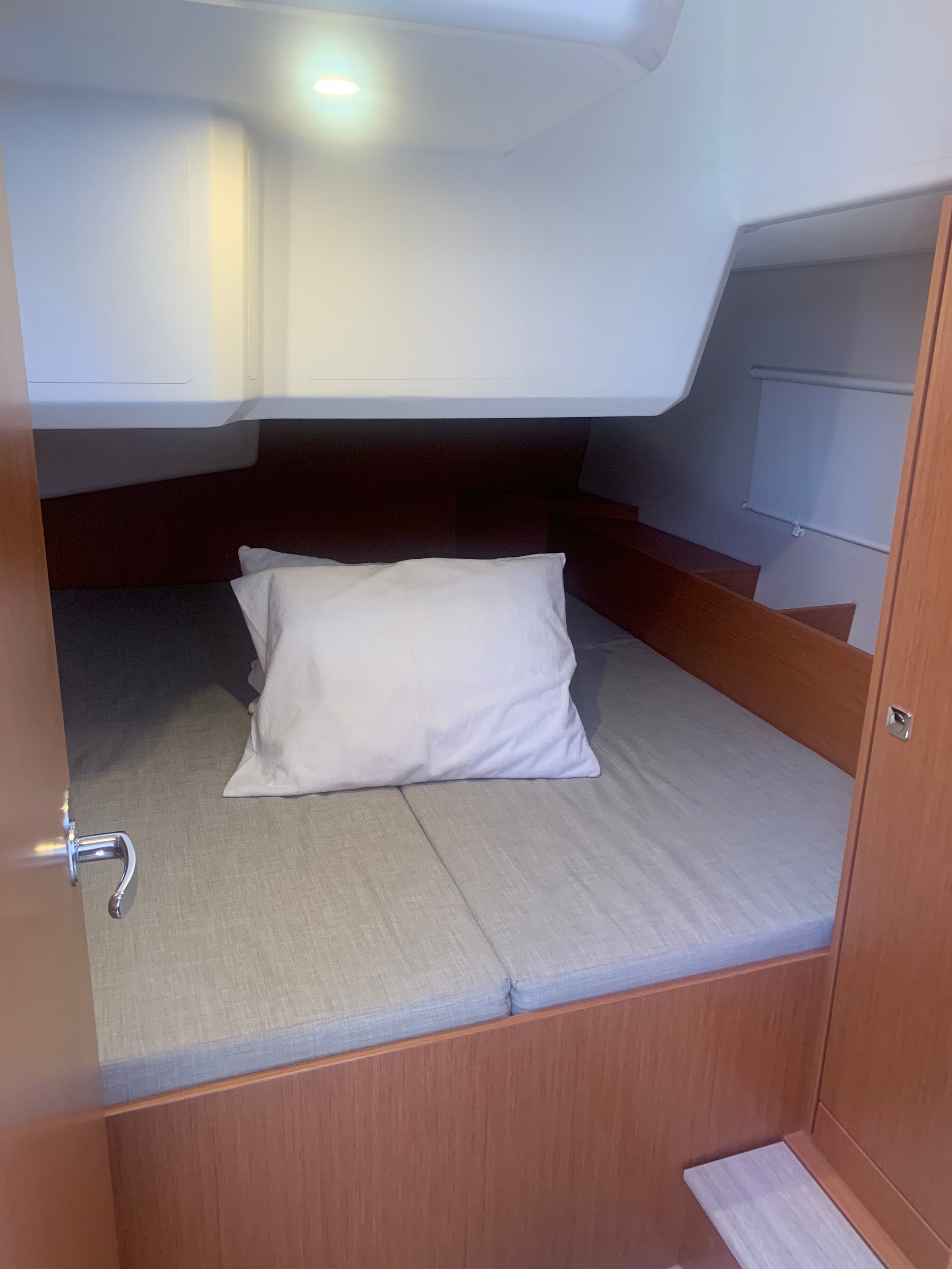 Bavaria C42 - photo 4