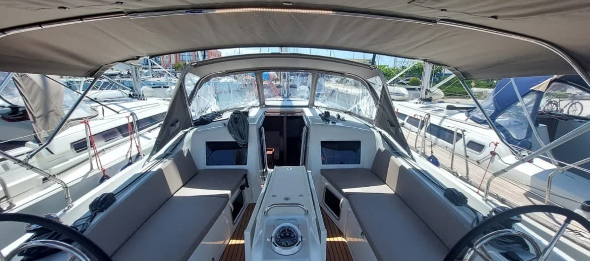 Sun Odyssey 410 - photo 10