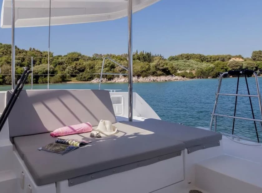 Lagoon 450 Fly - photo 7