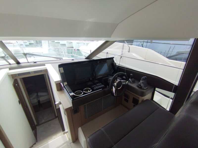 Prestige 520 Fly  - photo 13