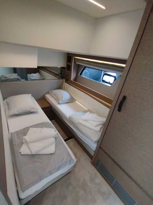 Prestige 520 Fly  - photo 12
