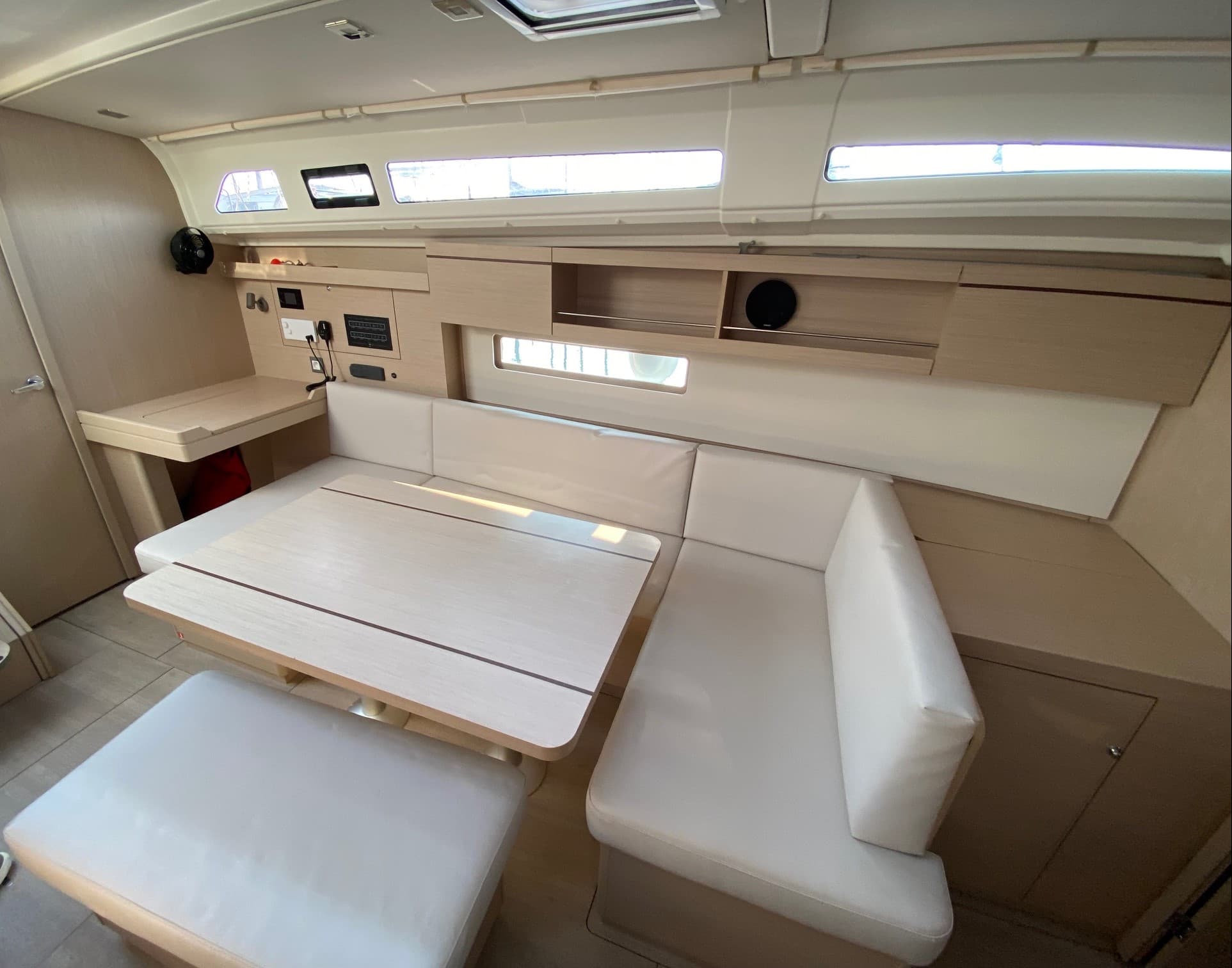 Oceanis 40.1 - photo 11