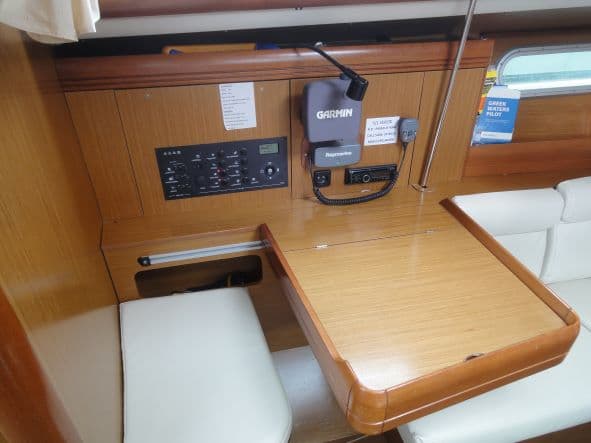 Sun Odyssey 36i - photo 6