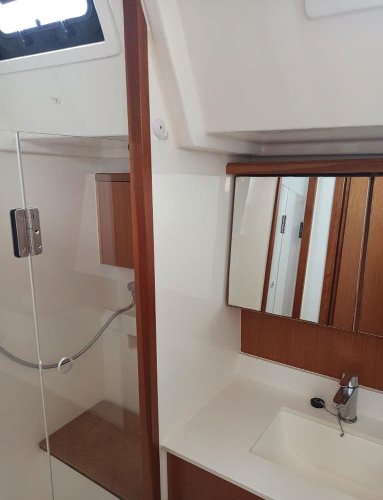 Bavaria C45 - photo 6