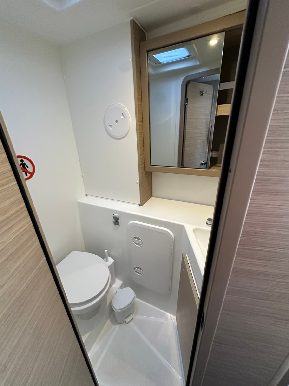 Lagoon 42 - photo 11