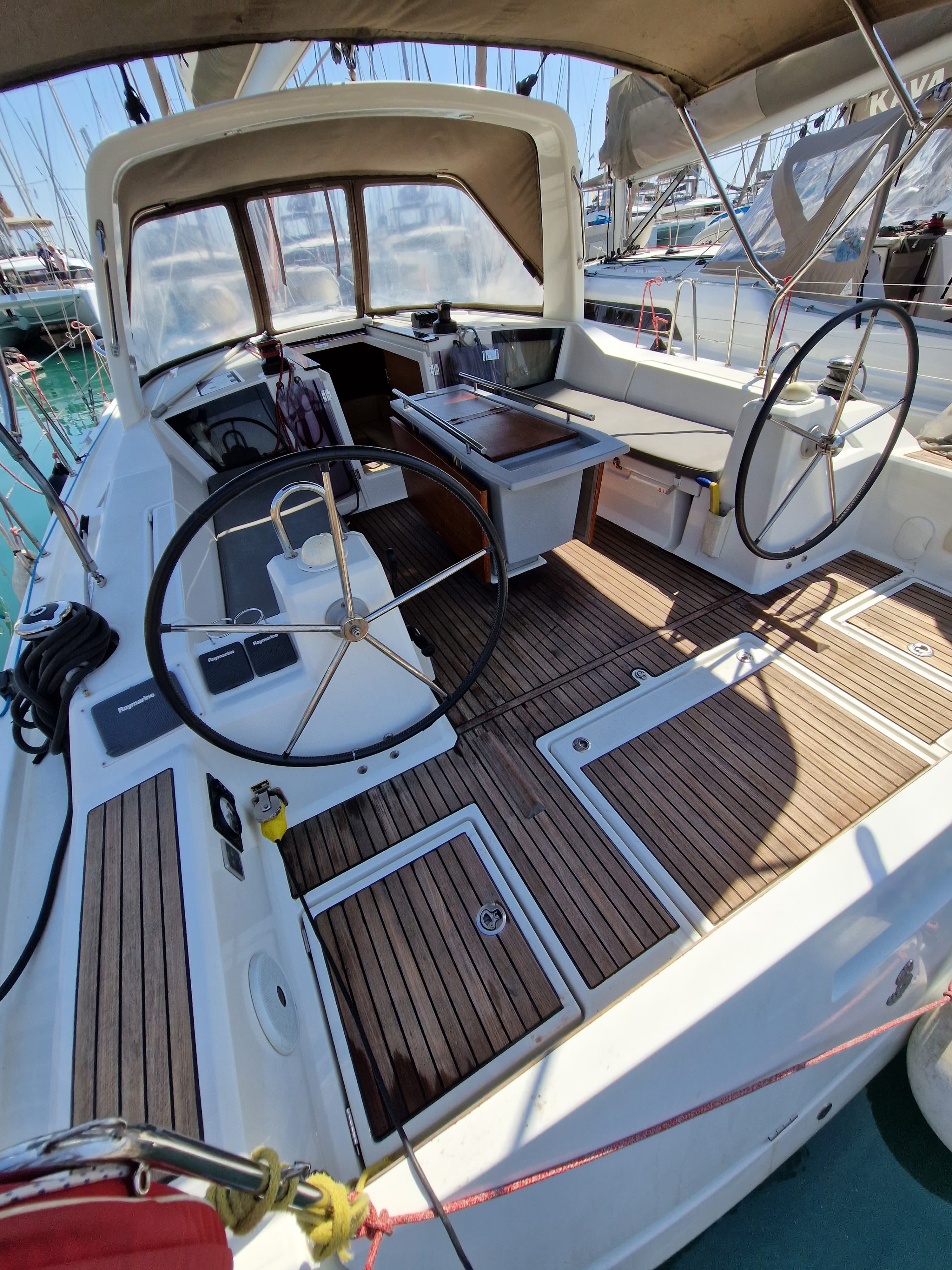 Oceanis 41.1 - photo 7