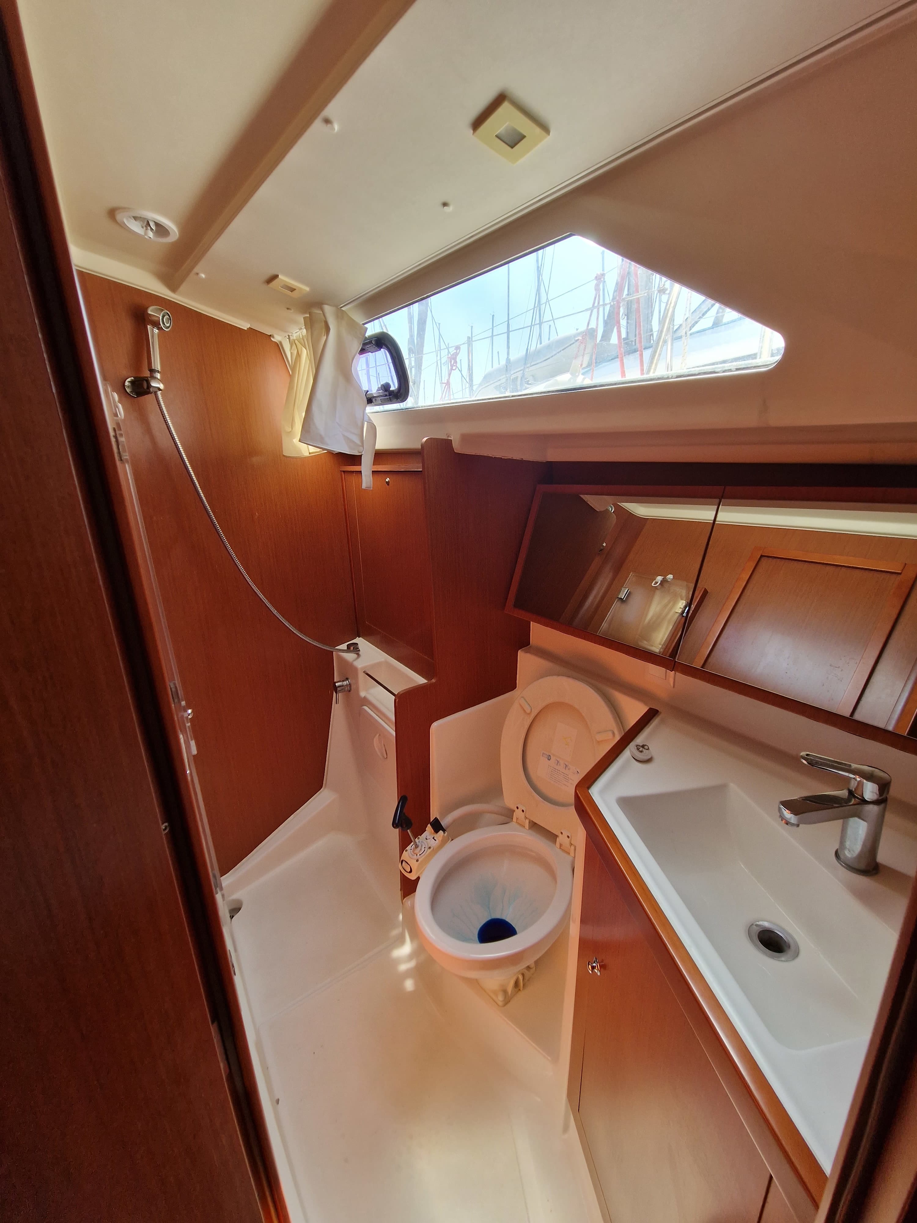 Oceanis 41.1 - photo 6