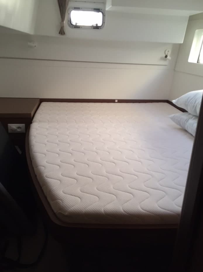 Lagoon 40 - photo 17