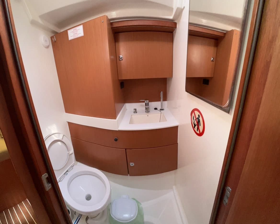 Bavaria C45 - photo 6