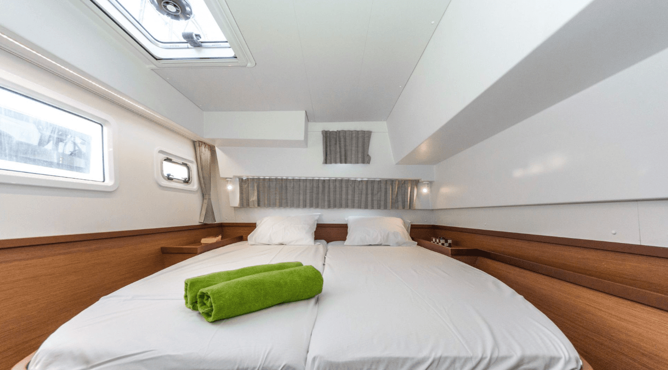 Lagoon 42 - photo 11