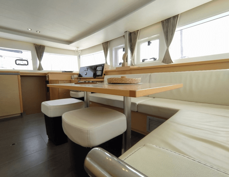 Lagoon 450 Fly - photo 13