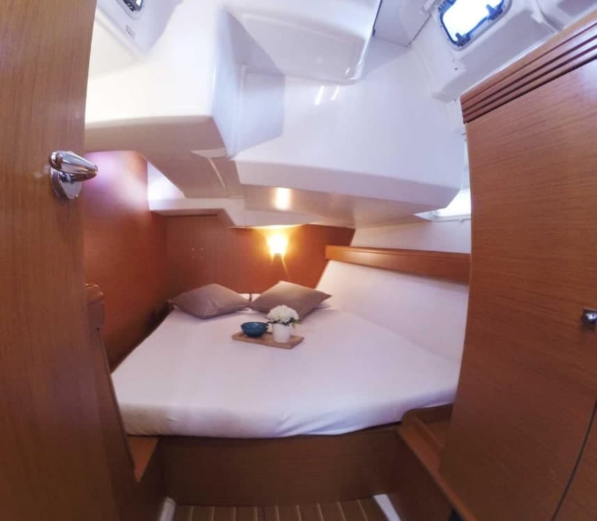 Sun Odyssey 42DS - photo 7