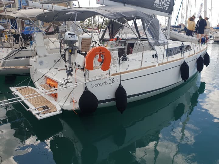 Oceanis 38.1 - photo 4