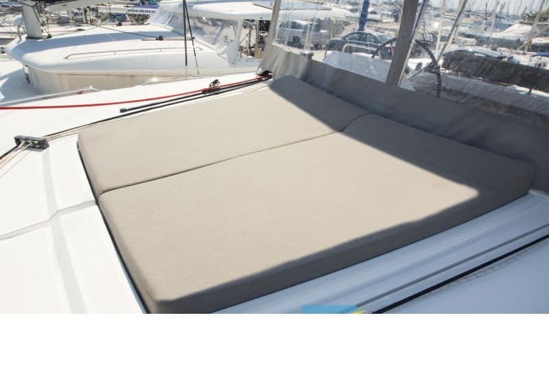 Lagoon 450 Fly - photo 8