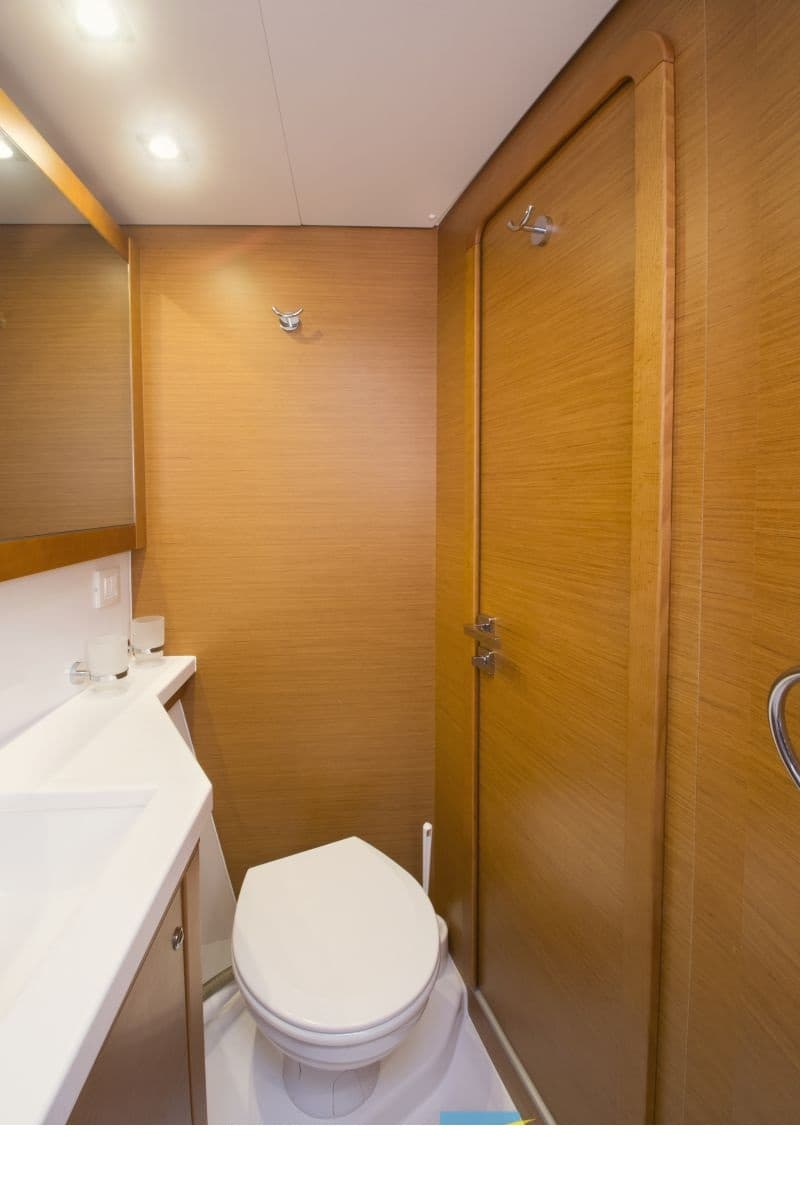 Lagoon 450 Fly - photo 5