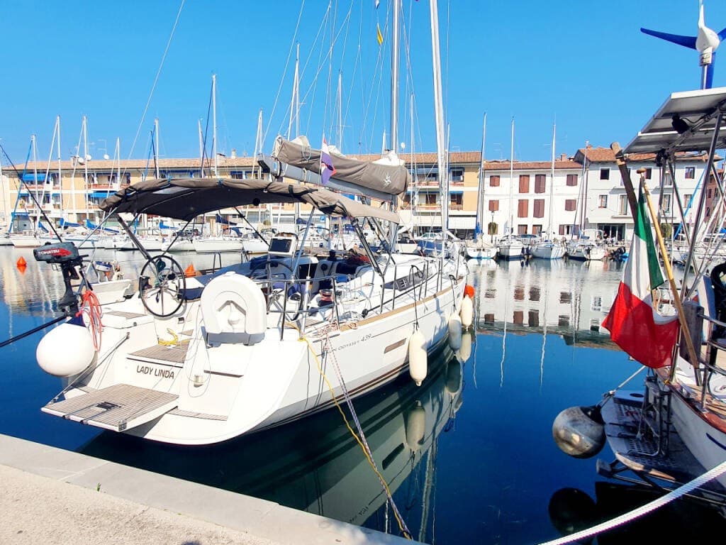 Sun Odyssey 439 - photo