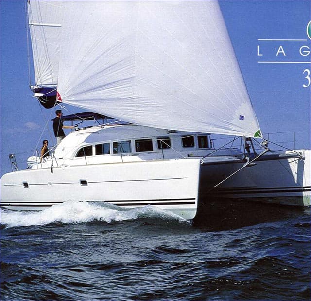 Lagoon 380 - photo