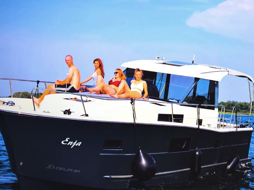 Delphia Escape 1080 - photo