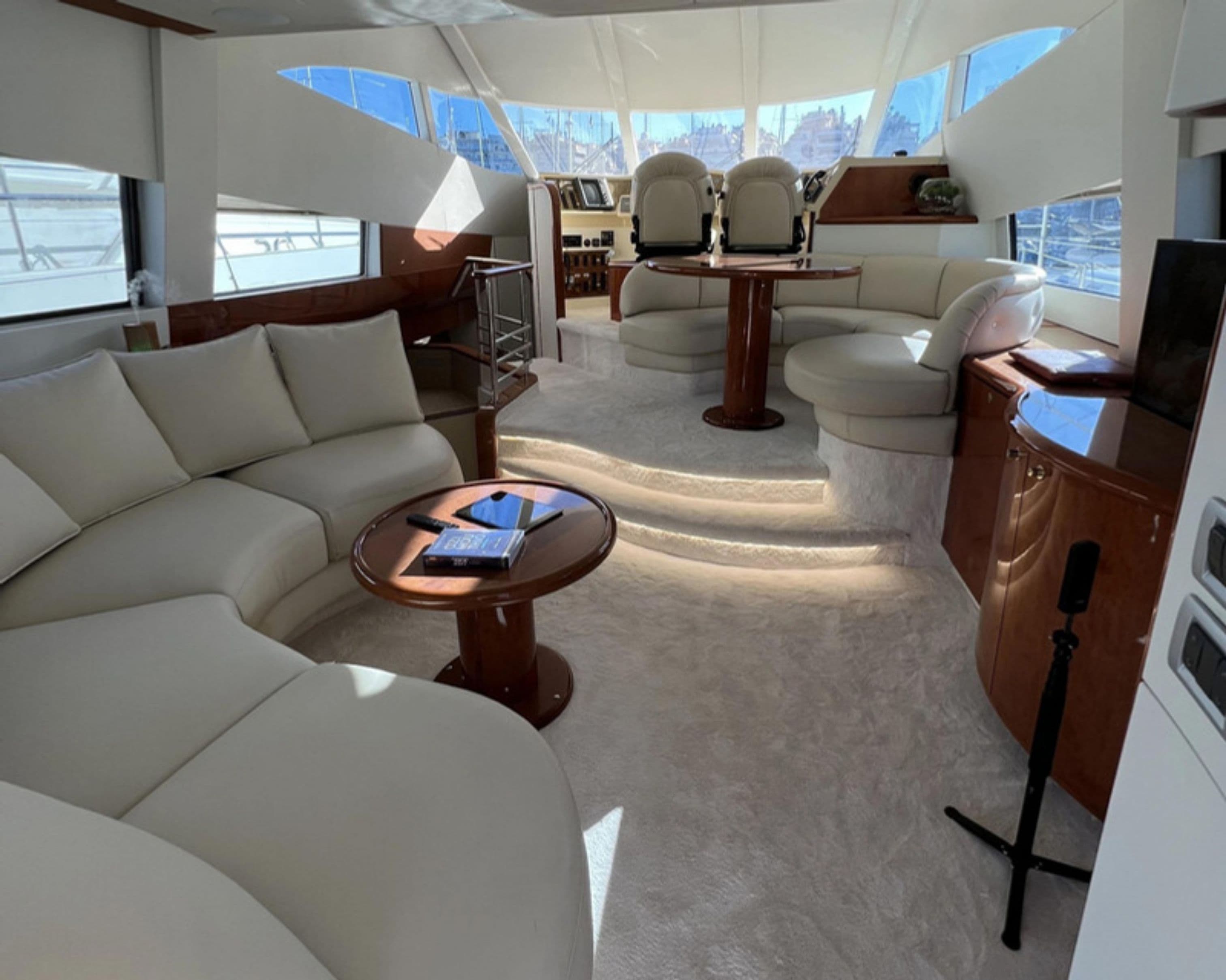 Fairline Squadron 52 - photo 5