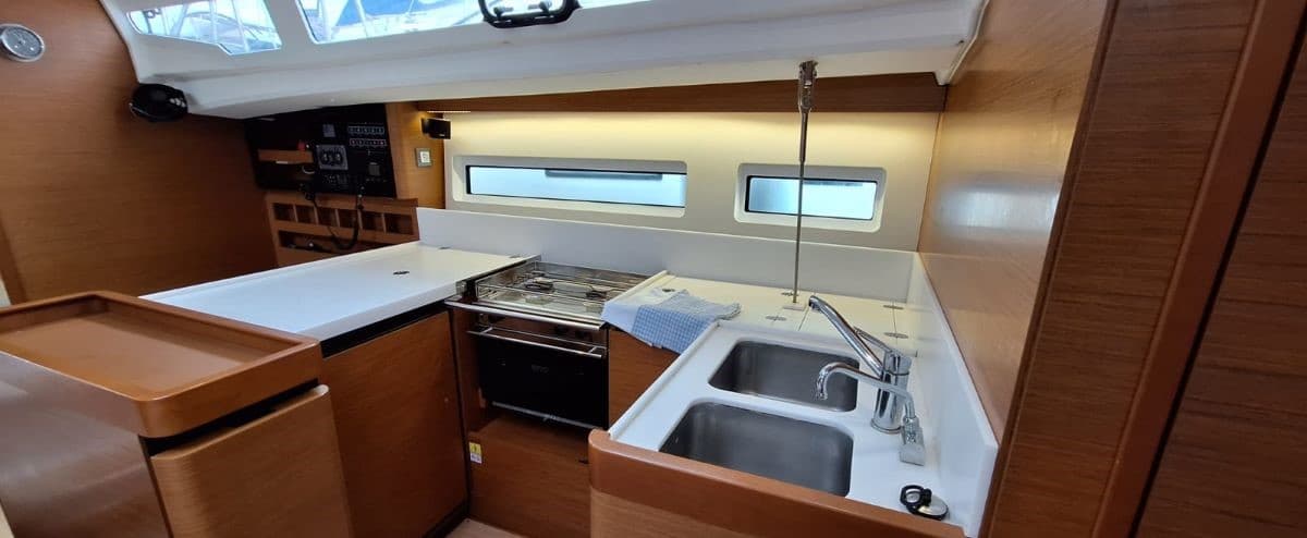 Sun Odyssey 440 - photo 12