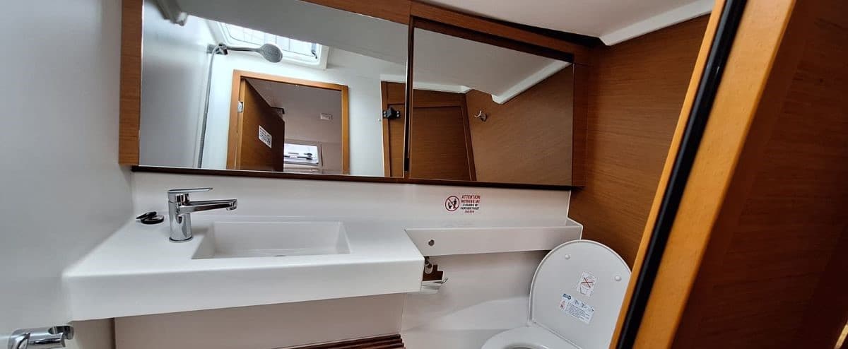 Sun Odyssey 440 - photo 4