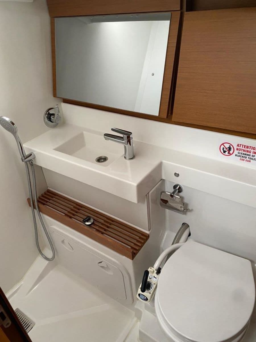 Sun Odyssey 440 - photo 5