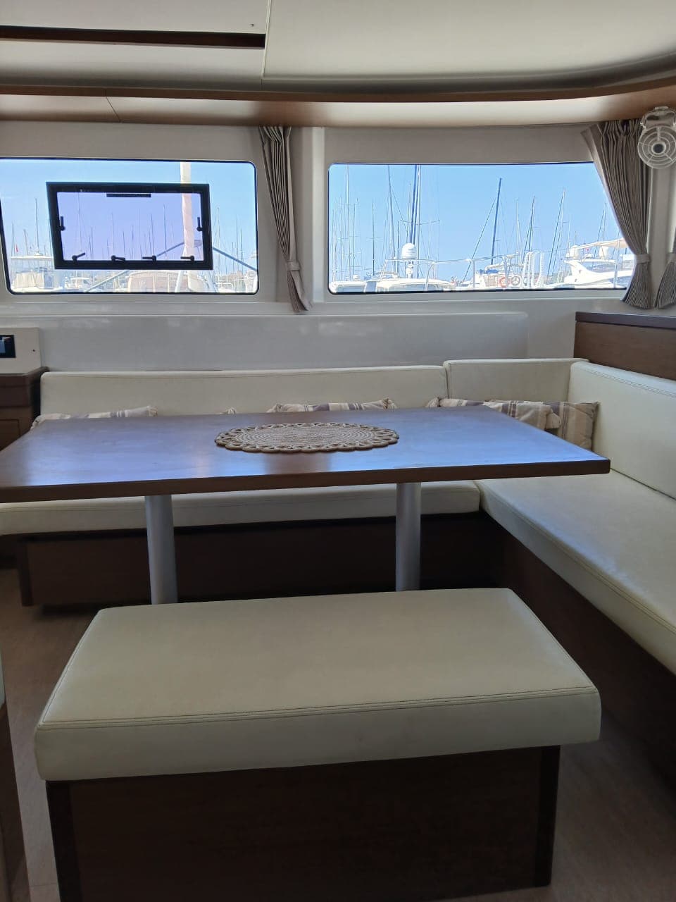 Lagoon 46  - photo 35