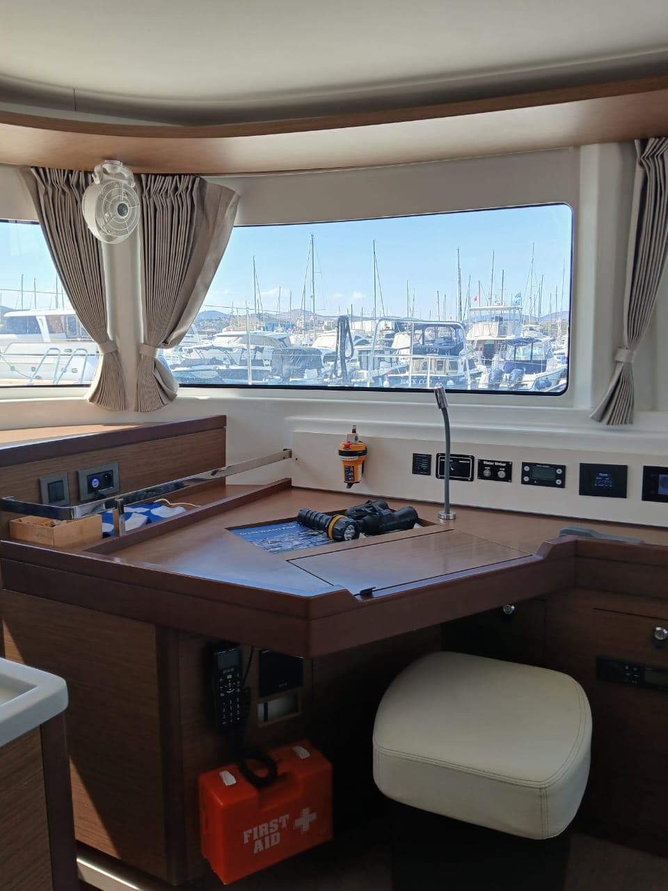 Lagoon 46  - photo 25